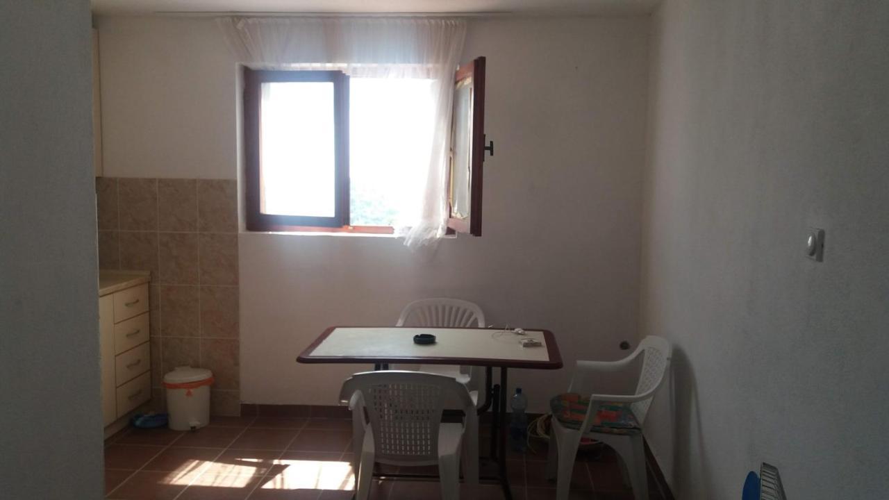 Aparthotel Darinka Ulcinj Esterno foto